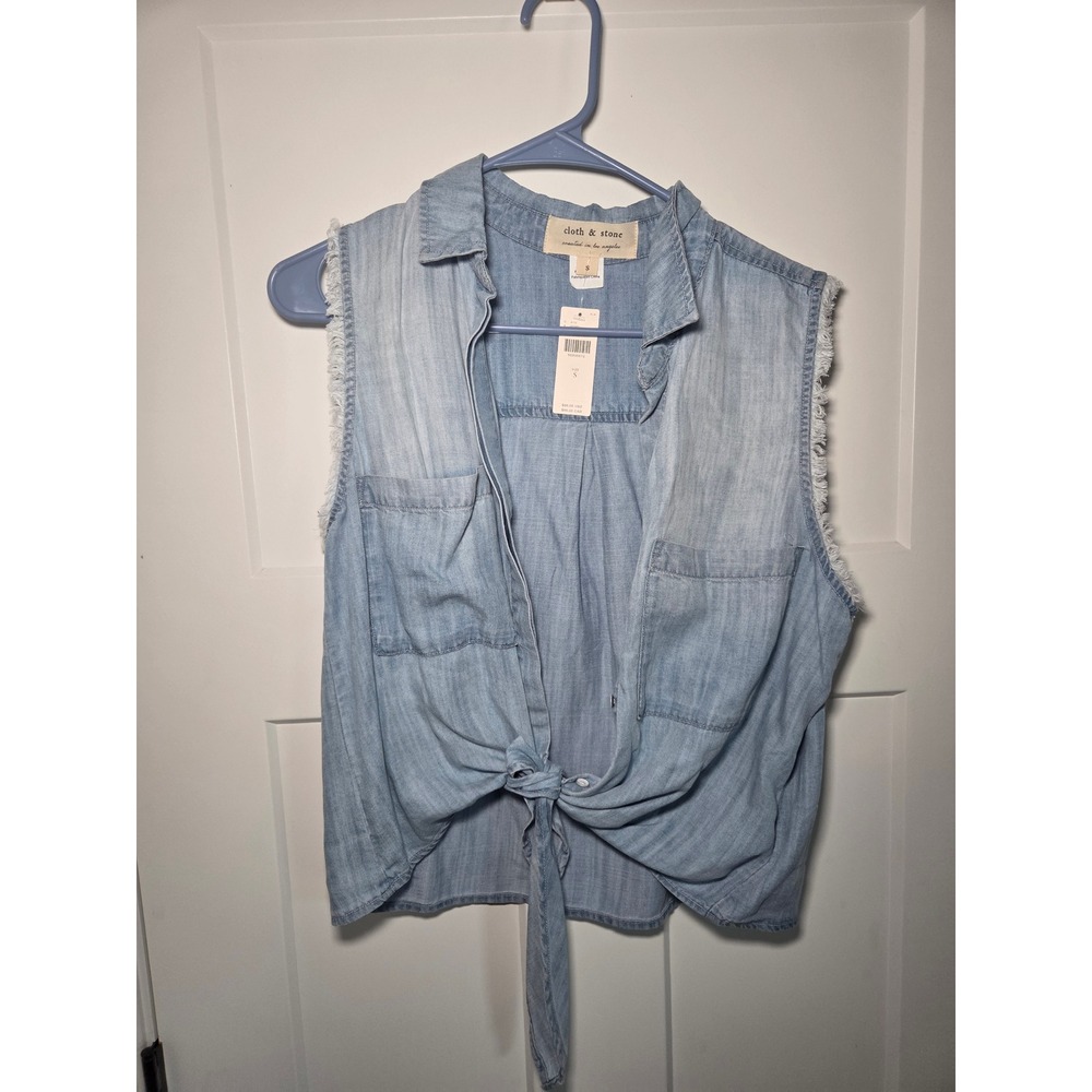 Cloth & Stone Sleeveless Denim Tie Front Shirt Light Wash Frayed Hem Small NWT